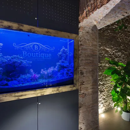 Le Boutique Luxury Rooms Diffused In Historical Center-3